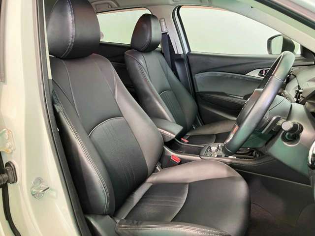 【フロントシート】運転席は必ず使用する部分ですので、座り心地が重要です★ぜひ一度ご体感下さい★