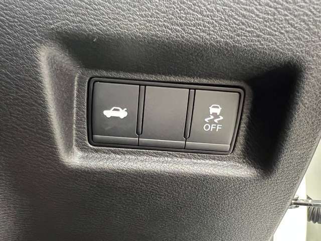 各種便利な機能が運転席周りに付いているので、普段使いがしやすい！