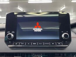 【メーカー純正ナビ】インテリアに溶け込むスタイリッシュな「専用設計」メーカーナビを装備♪視認性や操作性など基本性能にも優れ、より上質なカーライフをお楽しみいただけます。