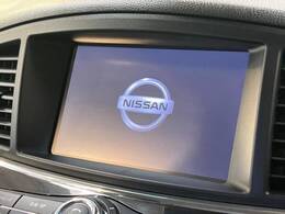 【メーカー純正ナビ】インテリアに溶け込むスタイリッシュな「専用設計」メーカーナビを装備♪視認性や操作性など基本性能にも優れ、より上質なカーライフをお楽しみいただけます。