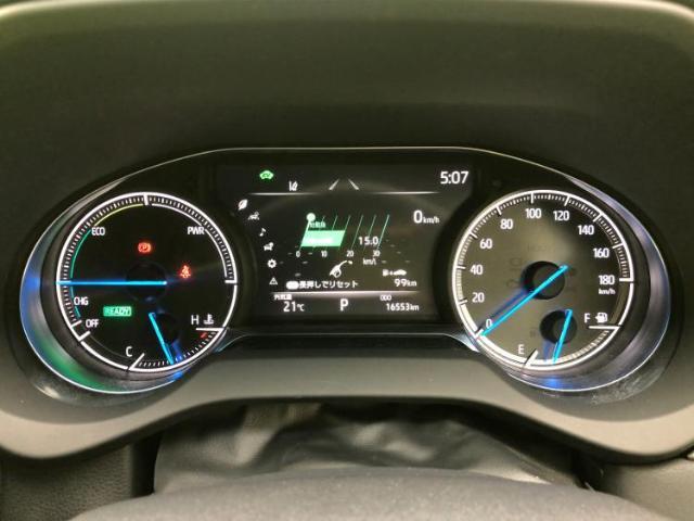 WECARSの展示場では実際に見て、触ってお車をお選びいただけます！知識の豊富な営業スタッフが様々なカーライフをご提案いたします！