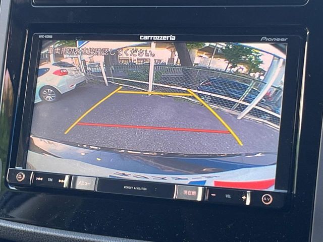 【バックカメラ】駐車時に後方がリアルタイム映像で確認できます。大型商業施設や立体駐車場での駐車時や、夜間のバック時に大活躍！運転スキルに関わらず、今や必須となった装備のひとつです！