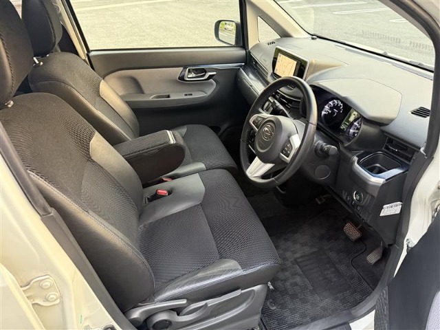 中古車にもボディーコーティング施工できます。一度ボディを磨いてから施工しますので、光沢のある綺麗な状態でお乗りいただけます。お気軽にご相談下さい。
