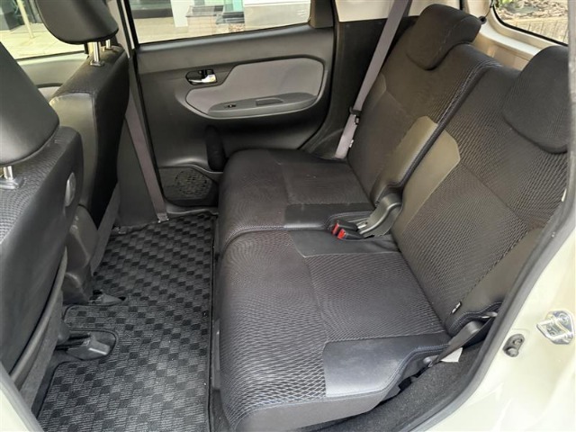 ご納車時には納車点検実施いたします。指定交換部品（エンジンオイル、オイルエレメント、ワイパーゴム等）新品交換致します。その他必要交換部品は点検時交換致します。