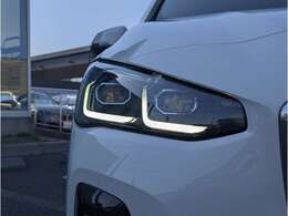 LEDヘッドライトで視界も良好です。見た目も恰好良いです。