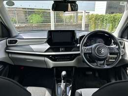 [室内]黒を基調とした落ち着いた室内です☆