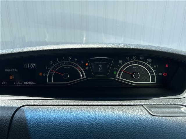 メーターがシンプルで見やすく運転しやすいですね！