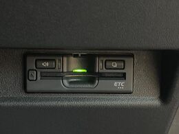 【ETC】高速道路の料金所をストレスなく通過！話題のスポットやサービスエリアに多い「スマートIC」利用時は必須のアイテムです。当店でセットアップを実施、ご納車当日からすぐにご利用いただけます！