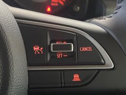 【アダプティブクルーズコントロール】高速道路での長距離走行が楽に！！自動で速度を保つクルーズコントロールが、衝突軽減システムと連携し、前方の車両を感知して車間を保つように速度調節してくれます！！