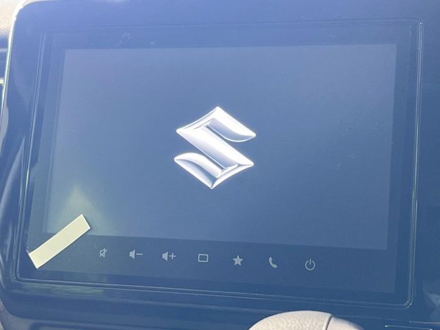【大画面純正9型ナビ】人気の純正9型ナビを装備しております。ナビの使いやすさはもちろん、オーディオ機能も充実！キャンプや旅行はもちろん、通勤や買い物など普段のドライブも楽しくなるはず♪