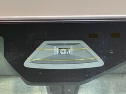 【スズキ　セーフティサポート】走行中に前方の車両等を認識し、衝突しそうな時は警報とブレーキで衝突回避と被害軽減をアシスト。より安全にドライブをお楽しみいただけます。