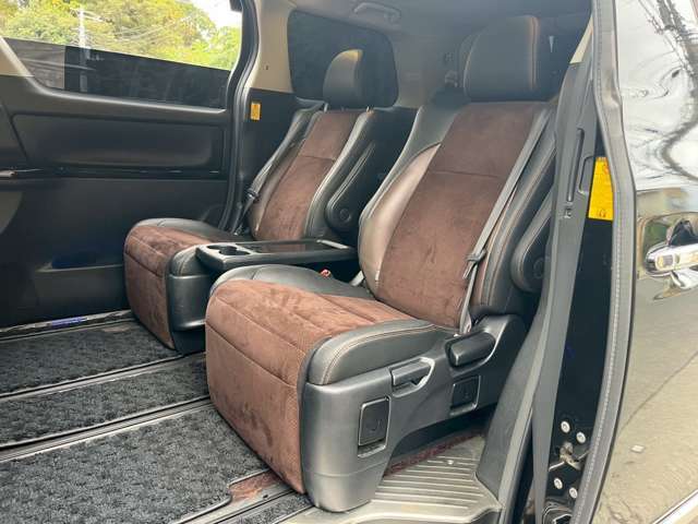 弊社では入庫時にアイドリングチェック、試乗、装備品の確認を行っております♪