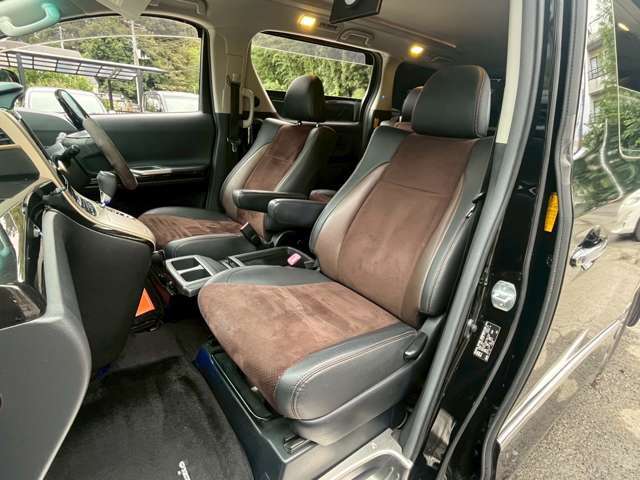 弊社では入庫時にアイドリングチェック、試乗、装備品の確認を行っております♪