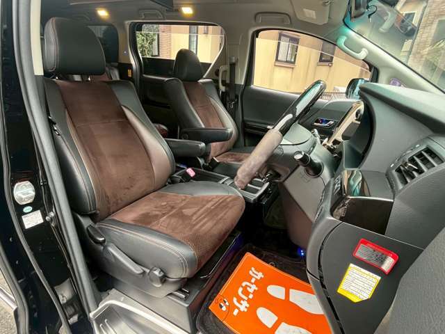 内装や外装も隅々までクリーニングしてからご納車致します♪