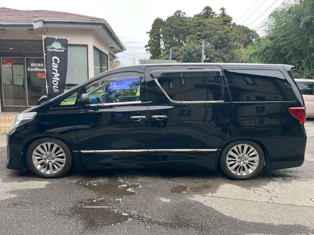 お車のさらに詳細の写真を見たい！という方もお気軽にお問い合わせください！弊社スタッフが全部対応させていただきます！