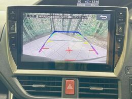 【バックカメラ】駐車時に後方がリアルタイム映像で確認できます。大型商業施設や立体駐車場での駐車時や、夜間のバック時に大活躍！運転スキルに関わらず、今や必須となった装備のひとつです！