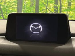 【純正ナビ】人気の純正ナビを装備。オーディオ機能も充実しており、Bluetooth接続すればお持ちのスマホやMP3プレイヤーの音楽を再生可能！毎日の運転がさらに楽しくなります！！