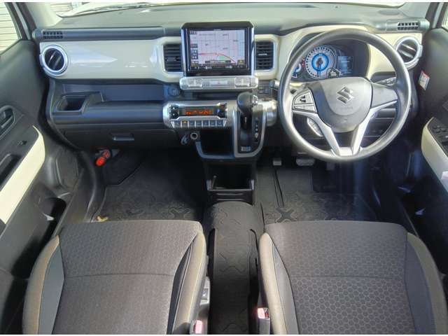 全方位で視界が広い。気持ちがよくて、運転もしやすいコックピット！