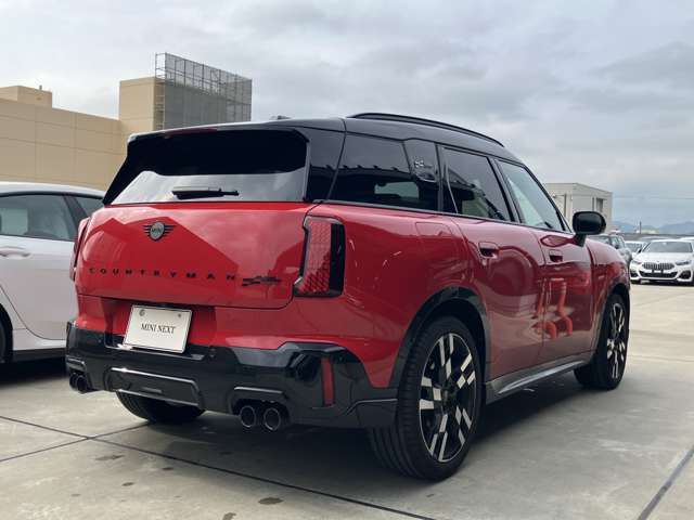 MINIのお車は、“駆け抜ける歓び”を体現しております。走行の安定性とコーナリングの良さを追求し、思い通りにハンドルの操作可能です。
