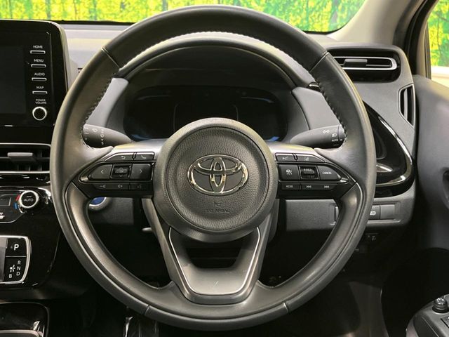 【ステアリングスイッチ】運転中、前方から目線をそらすことなく、オーディオ等の操作が可能な便利機能！安心＆快適なドライブを演出してくれます♪