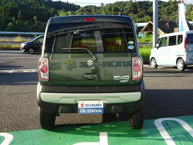 広い視界により、運転中の視認性が良好です。また、後席や荷室の使い勝手も良く、シートアレンジや収納スペースが工夫されています。荷物を積むためのスペースは十分で、アウトドアや旅行に便利です。