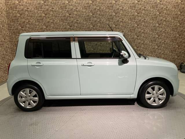 ■親切・丁寧な接客をお約束■　初めてお車のご購入を検討されている方や、お車についてあまり詳しくない方にも分かりやすい接客を心掛けております。女性営業スタッフも在籍！購入に不安がある女性の方もぜひ♪
