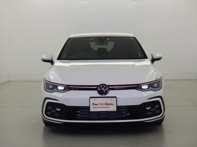 VWは小さな車も、大きな車も、平等です。クラスによって品質や安全性に差を付けない。ボディ剛性と精度、重厚なドアの音はどの車種も共通です。是非一度体感してみて下さい。
