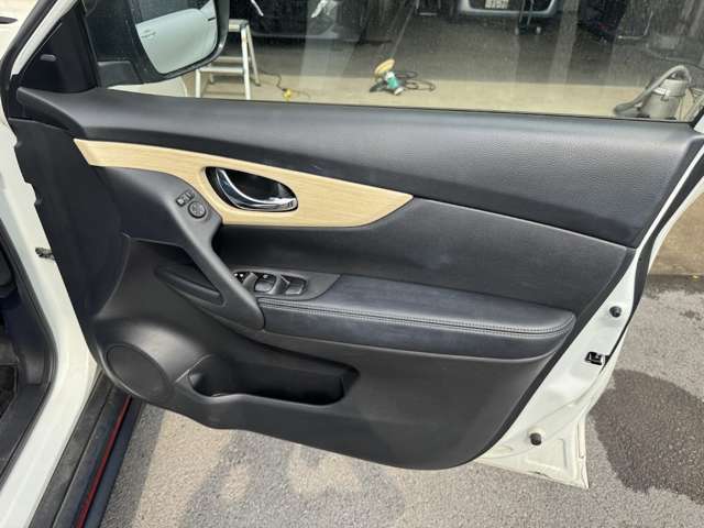 運転席ドアパネル