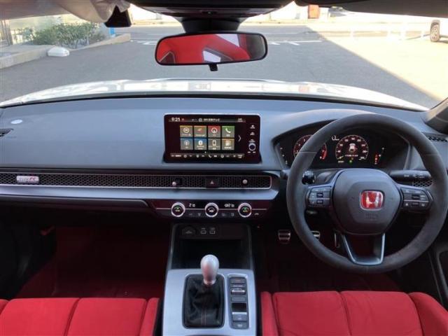 「この車の写真をもっと見たい」「状態が気になる」「この装備はついている？」どんな小さな疑問でもお気軽にお問い合わせください！