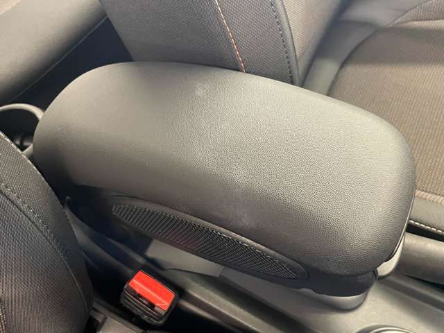 前後タイプのドライブレコーダーがついております。あおり運転などの防止にも役立ちます。