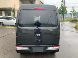 室内展示場を完備しておりますので、天候の悪い日でもゆっくりと車両をご覧下さい。