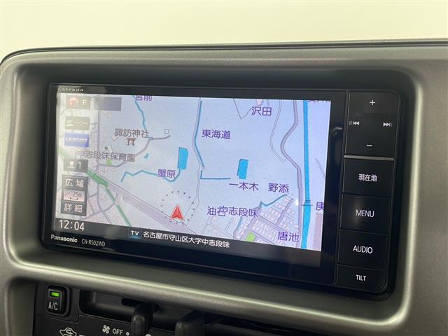 【純正ナビ】操作性、見た目、共に優れておりディーラーオプションで選べるナビです！