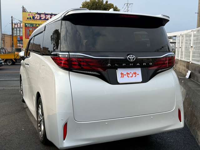 お客様が長く、安心して乗ることができる車を販売することを心がけております。