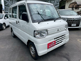 お買い求めやすい価格設定の中古車をメイン展開。自社在庫50台以上を展示。掲載のない車両も第2展示場にご用意しております。