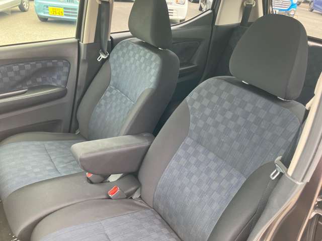 運転席助手席もゆったりと座れます！