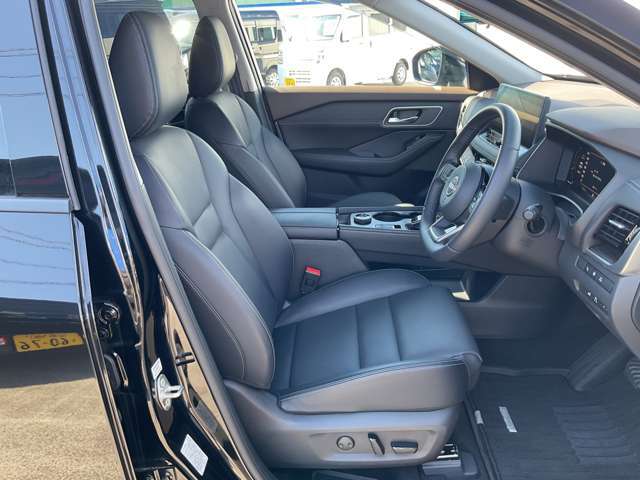 【運転席】実際に座ってご確認ください♪乗り心地も視界も良好です☆