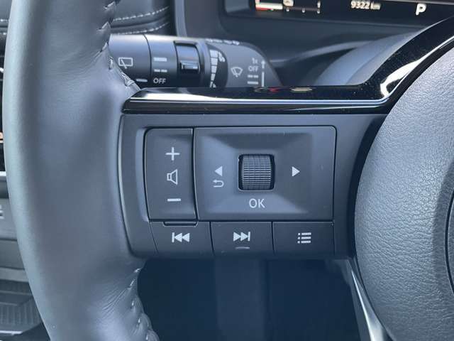 ナビ操作も簡単なステアリングスイッチ搭載車！