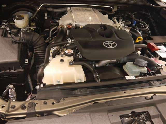 2400ccディーゼルターボエンジン☆エンジンルームもしっかり洗浄！