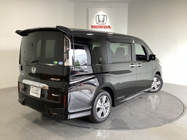 【Honda認定中古車 U-Select】　は3つの安心をお約束します。　1　Hondaのプロが整備した安心。 2　第三者機関がチェックした安心。　3　購入後もHondaが保証する安心。