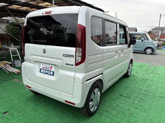当社で販売する中古車は、自社工場で徹底的に点検・整備した上で、お客様へ納車しております。納車後の車検やアフターケアなどもおまかせください