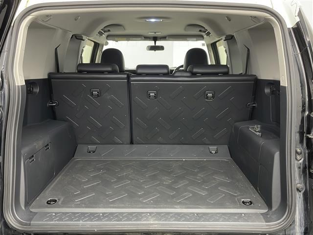 【トランク】積み込みやすくて、たっぷり積める荷室です。シートアレンジできるものは、乗車人数と荷物の量や大きさによってシートを動かすことができるので、より快適なドライブが可能です！