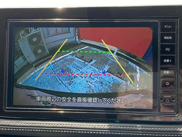 バックモニター付いて車庫入れも安心です。ナビの画面で映りますので、大変見やすいです。運転が苦手な方、初心者の方にも嬉しい機能です。