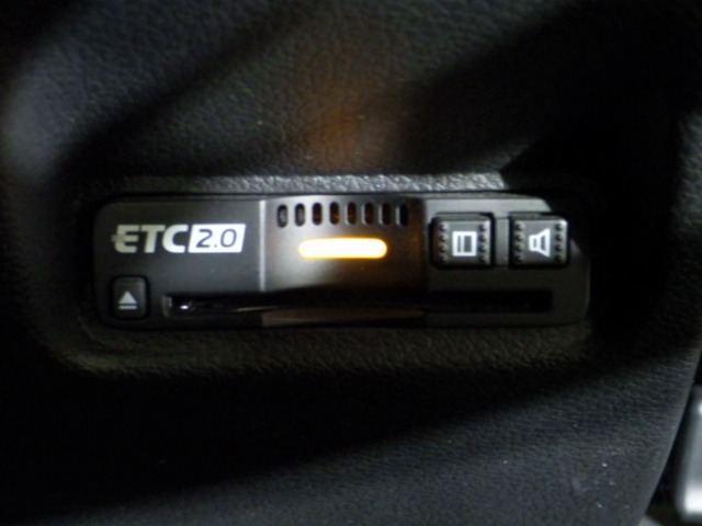 ETC付！高速道路の料金所はキャッシュレスで通過です！サービスエリア等にあるスマートインターの出入りも利用可能でとっても便利☆ご納車後すぐにお使い頂けるようセットアップしてのお渡しとなります。