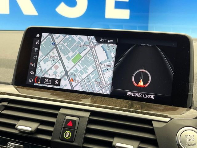 ●純正ナビ:一体感のあるナビは、高級感ある車内を演出してくれます。オーディオ機能も充実しておりますので、運転もより楽しめます♪