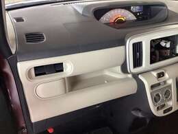 助手席の収納です