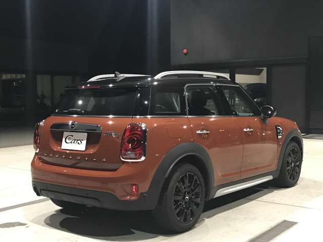 JR新山口駅近く、国道9号線に面しています。高速道路をご利用の方は中国自動車道　小郡ICから国道9号線を新山口方面へで5分左側、下関・宇部方面からは山口宇部道路　長谷IC出口信号を左折後800m右側