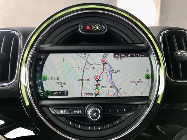 タッチパネルHDDナビ　とても使いやすく、Bluetooth＆USBオーディオインターフェスで電話も音楽も楽しめます。