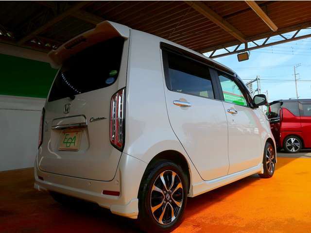 外装も特に目立つキズ等も無くキレイです！お探しの方はお早めに！全国納車も可能です！実際に現車確認が難しい当店より遠方の方でも一度ご相談下さい！