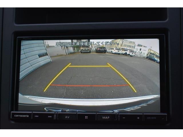 車内の人や荷物で後方視界が悪い時に、後方映像をしっかり表示。バックや駐車時も安心です。