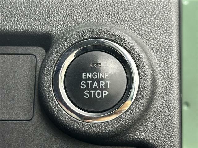 【プッシュスタート】鍵を差し込んで回すなどの操作をせずともエンジンをかけられる機能です！ キーを所持していれば、ドアの開閉やエンジンの始動をボタンで行うことができるのでカギを出す手間が省けます！！